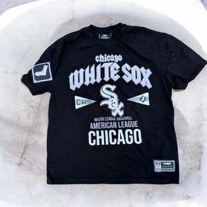 Pro Standard Men's Chicago White Sox Black City Tour Oversized T-Shirt Size S